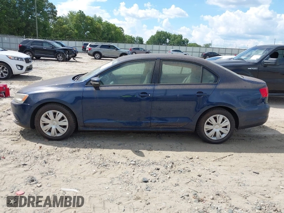 2012 Volkswagen Jetta SE with VIN 3VWDX7AJXCM321247, listed as a IAAI auction lot 42847011 with 232,459 mi miles and . Bid and sale history available at DreamBid. Image 6.