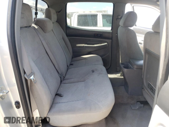 2006 Toyota Tacoma z VIN 3TMLU42N96M003616, wystawiony jako Copart lot #54505795 z przebiegiem 290 498 mil mil oraz Nie do naprawy • Non repairable. Historia ofert i sprzedaży dostępna na DreamBid. Obrazek 10.