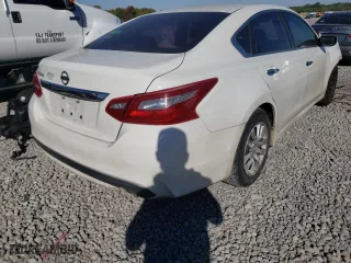 2018 Nissan Altima 2.5 SV with VIN 1N4AL3AP6JC184598, listed as a Copart auction lot 72301673 with 108,421 mi miles and Salvage Title. Bid and sale history available at carsss.com. Image 4.