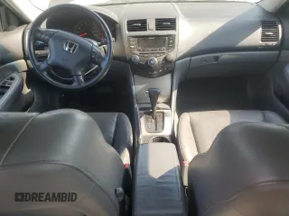 2003 Honda Accord EX z VIN 1HGCM66543A049077, wystawiony jako Copart lot #59642315 z przebiegiem 243 762 mil mil oraz Czysty tytuł • Clean title. Historia ofert i sprzedaży dostępna na DreamBid. Obrazek 8.