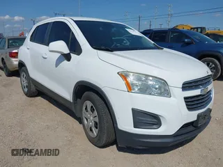 2016 Chevrolet Trax LS z VIN 3GNCJKSB0GL259709, wystawiony jako IAAI lot #42378736 z przebiegiem 114 054 mil mil oraz . Historia ofert i sprzedaży dostępna na DreamBid. Obrazek 1.