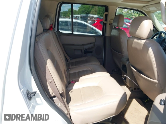 2005 Ford Explorer XLT z VIN 1FMZU63K85UB56973, wystawiony jako IAAI lot #42126749 z przebiegiem 207 441 mil mil oraz . Historia ofert i sprzedaży dostępna na DreamBid. Obrazek 8.