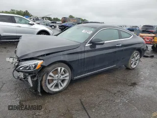 2018 Mercedes-Benz C 300 z VIN WDDWJ4KB1JF687068, wystawiony jako Copart lot #58030805 z przebiegiem Nie podano mil oraz Czysty tytuł • Clean title. Historia ofert i sprzedaży dostępna na DreamBid. Obrazek 1.