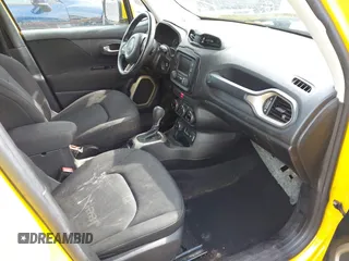 2017 Jeep Renegade Latitude z VIN ZACCJBBB7HPG40829, wystawiony jako IAAI lot #42065201 z przebiegiem 92 754 mil mil oraz . Historia ofert i sprzedaży dostępna na DreamBid. Obrazek 5.