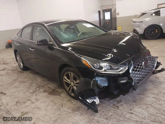 2019 Hyundai Sonata Sport with VIN 5NPE34AF4KH789783, listed as a IAAI auction lot 41082804 with 92,877 mi miles. Bid and sale history available at carsss.com. Image 1.
