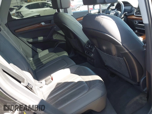2021 Audi Q5 Premium Plus z VIN WA1BAAFY7M2114476, wystawiony jako IAAI lot #42063790 z przebiegiem 44 945 mil mil oraz . Historia ofert i sprzedaży dostępna na DreamBid. Obrazek 8.