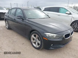 2015 BMW 3 Series 320i xDrive z VIN WBA3C3G50FNS74735, wystawiony jako IAAI lot #41884789 z przebiegiem 118 930 mil mil oraz . Historia ofert i sprzedaży dostępna na DreamBid. Obrazek 1.