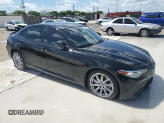 2019 Alfa Romeo Giulia z VIN ZARFAMAN7K7598712, wystawiony jako Copart lot #61589905 z przebiegiem Nie podano mil oraz Czysty tytuł • Clean title. Historia ofert i sprzedaży dostępna na DreamBid. Obrazek 4.