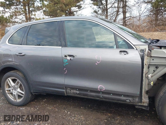 2014 Porsche Cayenne with VIN WP1AA2A24ELA05204, listed as a IAAI auction lot 41452829 with 179,285 mi miles and . Bid and sale history available at DreamBid. Image 14.