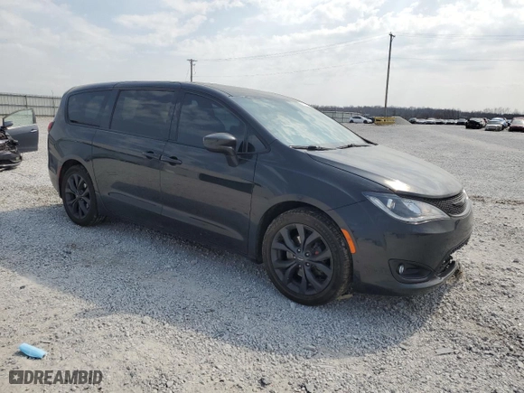 2018 Chrysler Pacifica Touring Plus with VIN 2C4RC1FG8JR352596, listed as a Copart auction lot 49112905 with 147,660 mi miles and Salvage Title. Bid and sale history available at carsss.com. Image 4.