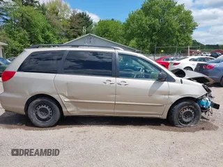 2010 Toyota Sienna CE z VIN 5TDKK4CC5AS327993, wystawiony jako IAAI lot #42227799 z przebiegiem 152 636 mil mil oraz . Historia ofert i sprzedaży dostępna na DreamBid. Obrazek 14.