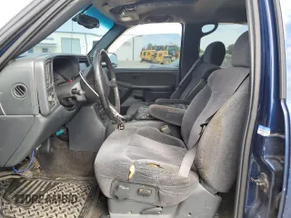 2001 Chevrolet Silverado 1500HD LS z VIN 1GCGC13U31F155179, wystawiony jako Copart lot #75987634 z przebiegiem 200 080 mil mil oraz Szkoda całkowita • Salvage title. Historia ofert i sprzedaży dostępna na DreamBid. Obrazek 7.