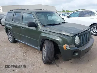 2009 Jeep Patriot Sport z VIN 1J4FT28B69D101529, wystawiony jako IAAI lot #42289575 z przebiegiem 117 025 mil mil oraz . Historia ofert i sprzedaży dostępna na DreamBid. Obrazek 1.