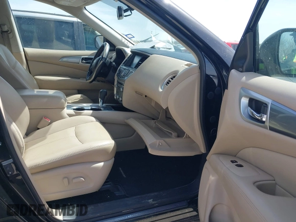 2018 Nissan Pathfinder SL with VIN 5N1DR2MN0JC633392, listed as a IAAI auction lot 41819626 with 160,504 mi miles. Bid and sale history available at carsss.com. Image 5.