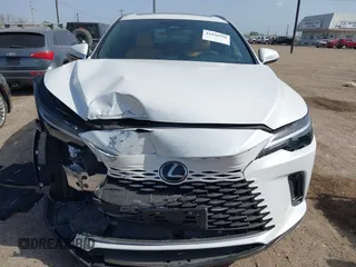 2024 Lexus RX 350 z VIN 2T2BAMBA8RC050498, wystawiony jako IAAI lot #41826928 z przebiegiem 1822 mil mil oraz . Historia ofert i sprzedaży dostępna na DreamBid. Obrazek 12.