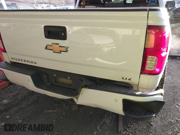2018 Chevrolet Silverado 1500 LTZ with VIN 3GCUKSEC8JG487892, listed as a IAAI auction lot 41488036 with 142,559 mi miles. Bid and sale history available at carsss.com. Image 6.