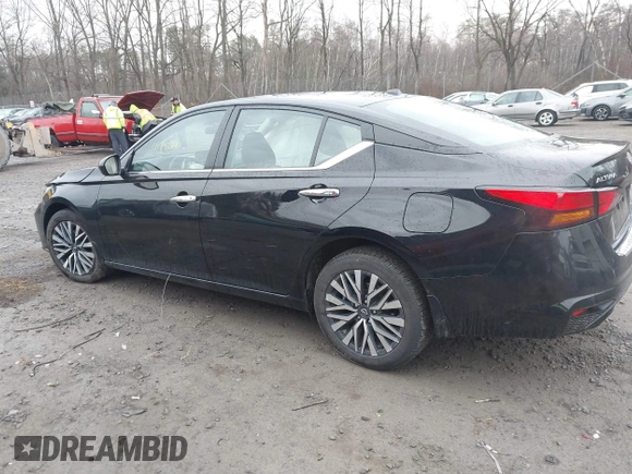 2023 Nissan Altima SV z VIN 1N4BL4DW4PN378184, wystawiony jako IAAI lot #41856287 z przebiegiem 27 750 mil mil oraz . Historia ofert i sprzedaży dostępna na DreamBid. Obrazek 14.