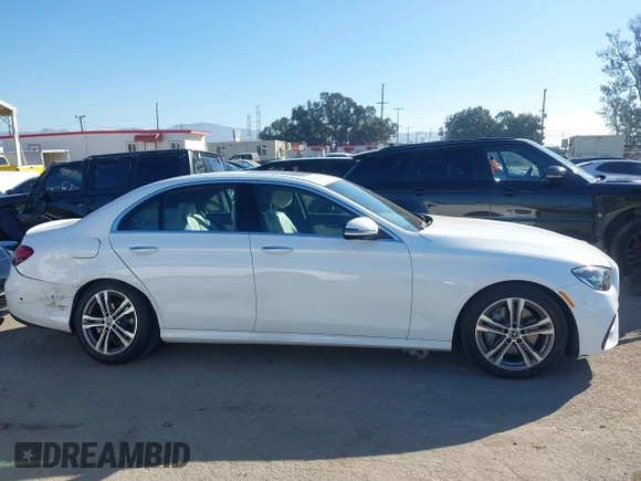 2022 Mercedes-Benz E-Class E 350 with VIN W1KZF8DB2NB080239, listed as a IAAI auction lot 41637690 with 21,587 mi miles. Bid and sale history available at carsss.com. Image 13.