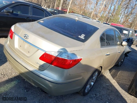 2011 Hyundai Genesis with VIN KMHGC4DE6BU135509, listed as a IAAI auction lot 41672477 with 202,504 mi miles. Bid and sale history available at carsss.com. Image 4.