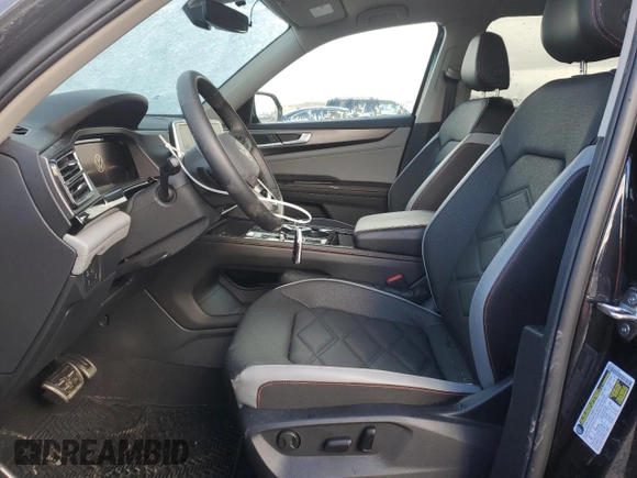 2024 Volkswagen Atlas Peak Edition SE with VIN 1V2CR2CA8RC570034, listed as a Copart auction lot 45377275 with 26,557 mi miles and Salvage title. Bid and sale history available at DreamBid. Image 7.