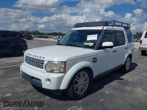 2011 Land Rover LR4 HSE z VIN SALAG2D47BA570625, wystawiony jako IAAI lot #42262798 z przebiegiem 131 107 mil mil oraz . Historia ofert i sprzedaży dostępna na DreamBid. Obrazek 2.
