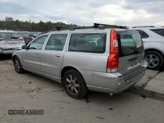 2005 Volvo V70 with VIN YV1SW592352516898, listed as a Copart auction lot 73505544 with 80,871 mi miles and Salvage Title. Bid and sale history available at carsss.com. Image 2.