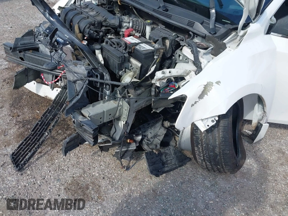 2014 Nissan Sentra SV with VIN 3N1AB7AP7EL635815, listed as a IAAI auction lot 42477654 with 182,596 mi miles and . Bid and sale history available at DreamBid. Image 6.