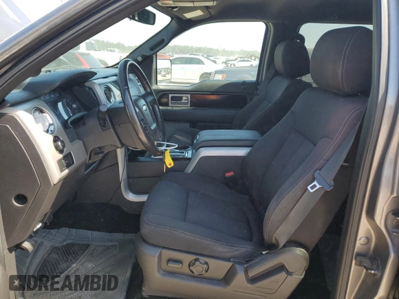2012 Ford F-150 XL z VIN 1FTFW1CFXCFB08562, wystawiony jako Copart lot #56831465 z przebiegiem 238 430 mil mil oraz Szkody całkowita. Historia ofert i sprzedaży dostępna na DreamBid. Obrazek 7.