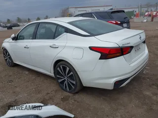 2019 Nissan Altima 2.5 Platinum with VIN 1N4BL4FV9KC112037, listed as a IAAI auction lot 41912037 with 88,484 mi miles. Bid and sale history available at carsss.com. Image 3.
