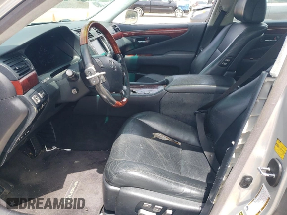 2007 Lexus LS 460 L with VIN JTHGL46F375001826, listed as a Copart auction lot 62425115 with 303,900 mi miles and Clean title. Bid and sale history available at DreamBid. Image 7.
