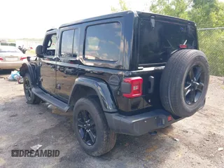 2020 Jeep Wrangler Unlimited Sahara z VIN 1C4HJXEN6LW106869, wystawiony jako IAAI lot #42390113 z przebiegiem 56 907 mil mil oraz . Historia ofert i sprzedaży dostępna na DreamBid. Obrazek 3.