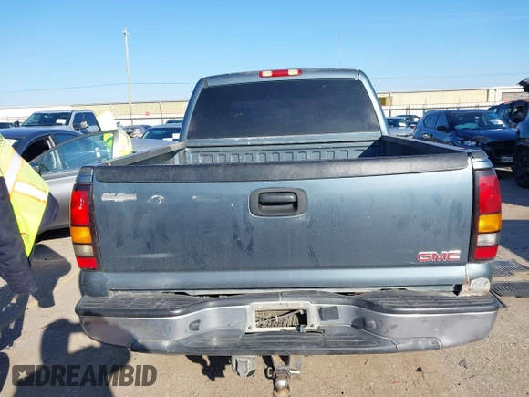 2006 GMC Sierra 1500 with VIN 2GTEC13N661293443, listed as a IAAI auction lot 41635774 with 371,965 mi miles and . Bid and sale history available at DreamBid. Image 16.