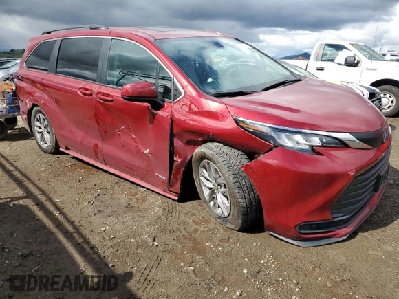 2021 Toyota Sienna LE with VIN 5TDBRKEC7MS066674, listed as a Copart auction lot 48255035 with 45,679 mi miles and Salvage Title. Bid and sale history available at carsss.com. Image 4.