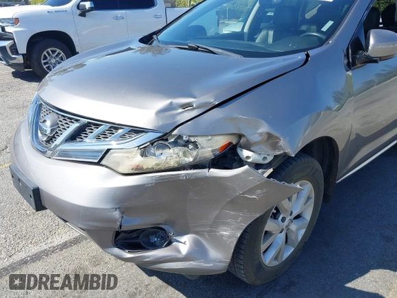 2011 Nissan Murano LE z VIN JN8AZ1MU8BW064756, wystawiony jako IAAI lot #41967871 z przebiegiem 183 378 mil mil oraz . Historia ofert i sprzedaży dostępna na DreamBid. Obrazek 6.
