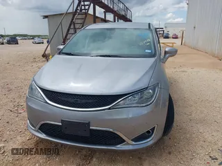 2018 Chrysler Pacifica Touring Plus z VIN 2C4RC1FG5JR280143, wystawiony jako IAAI lot #42350483 z przebiegiem 103 460 mil mil oraz . Historia ofert i sprzedaży dostępna na DreamBid. Obrazek 12.