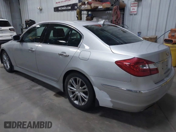 2013 Hyundai Genesis 3.8L z VIN KMHGC4DD4DU217488, wystawiony jako IAAI lot #41021234 z przebiegiem 204 960 mil mil oraz . Historia ofert i sprzedaży dostępna na DreamBid. Obrazek 3.