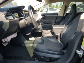 2013 Tesla Model S Performance z VIN 5YJSA1CP6DFP27686, wystawiony jako Copart lot #65083215 z przebiegiem Nie podano mil oraz Szkoda całkowita • Salvage title. Historia ofert i sprzedaży dostępna na DreamBid. Obrazek 7.