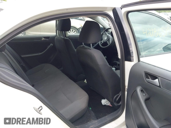 2014 Volkswagen Jetta S z VIN 3VW2K7AJ0EM367470, wystawiony jako IAAI lot #42186375 z przebiegiem 118 715 mil mil oraz . Historia ofert i sprzedaży dostępna na DreamBid. Obrazek 8.