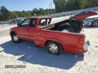 2003 GMC Sonoma SLS z VIN 1GTCS19X138192032, wystawiony jako Copart lot #76230394 z przebiegiem 116 046 mil mil oraz Szkoda całkowita • Salvage title. Historia ofert i sprzedaży dostępna na DreamBid. Obrazek 2.