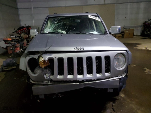 2016 Jeep Patriot Sport SE with VIN 1C4NJRBB4GD566350, listed as a Copart auction lot 44978625 with NaN miles and Clean Title. Bid and sale history available at carsss.com. Image 5.