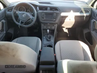 2020 Volkswagen Tiguan S z VIN 3VV1B7AX2LM059587, wystawiony jako Copart lot #48564695 z przebiegiem 178 661 mil mil oraz Czysty tytuł • Clean title. Historia ofert i sprzedaży dostępna na DreamBid. Obrazek 8.
