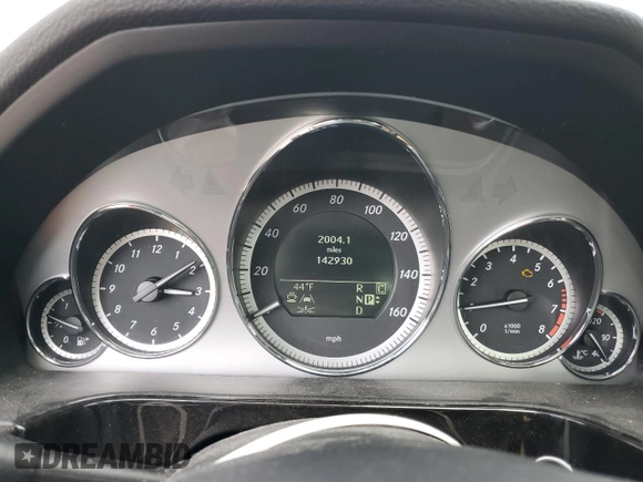 2010 Mercedes-Benz E-Class E 550 Luxury with VIN WDDHF9AB8AA126744, listed as a Copart auction lot 49473705 with 142,930 mi miles and Clean Title. Bid and sale history available at carsss.com. Image 9.