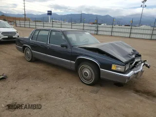 1990 Cadillac DeVille z VIN 1G6CD5338L4376482, wystawiony jako Copart lot #76513224 z przebiegiem 139 628 mil mil oraz Czysty tytuł • Clean title. Historia ofert i sprzedaży dostępna na DreamBid. Obrazek 4.