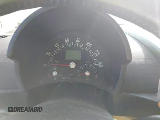 2002 Volkswagen Beetle GLS z VIN 3VWCB21CX2M432877, wystawiony jako IAAI lot #41605027 z przebiegiem Nie podano mil oraz . Historia ofert i sprzedaży dostępna na DreamBid. Obrazek 7.