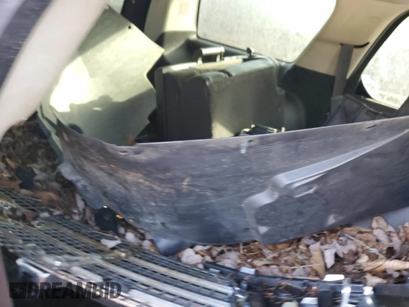 2009 Cadillac Escalade z VIN 1GYFK43589R179670, wystawiony jako Copart lot #43695985 z przebiegiem Nie podano mil oraz Szkoda całkowita • Salvage title. Historia ofert i sprzedaży dostępna na DreamBid. Obrazek 13.