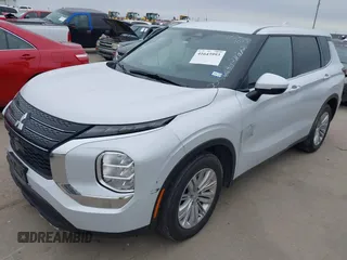 2024 Mitsubishi Outlander ES z VIN JA4J3UA86RZ007013, wystawiony jako IAAI lot #41643993 z przebiegiem 106 572 mil mil oraz . Historia ofert i sprzedaży dostępna na DreamBid. Obrazek 17.
