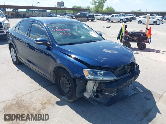 2014 Volkswagen Jetta SE z VIN 3VWD17AJ9EM402714, wystawiony jako IAAI lot #42088715 z przebiegiem 115 291 mil mil oraz . Historia ofert i sprzedaży dostępna na DreamBid. Obrazek 1.