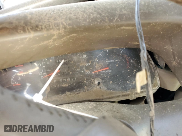 2000 Ford F-350 XL with VIN 1FTSW31F5YEC49047, listed as a Copart auction lot 71756504 with Not Provided miles and Salvage Title. Bid and sale history available at DreamBid. Image 9.