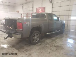 2013 GMC Sierra 2500HD SLE with VIN 1GT220C83DZ251178, listed as a IAAI auction lot 41342465 with 138,134 mi miles. Bid and sale history available at carsss.com. Image 4.