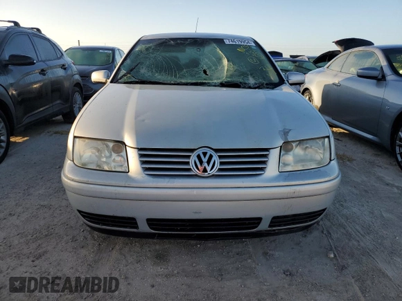 1999 Volkswagen Jetta GLS with VIN 3VWSA29M0XM044902, listed as a Copart auction lot 74619954 with 273,284 mi miles and Salvage title. Bid and sale history available at DreamBid. Image 5.